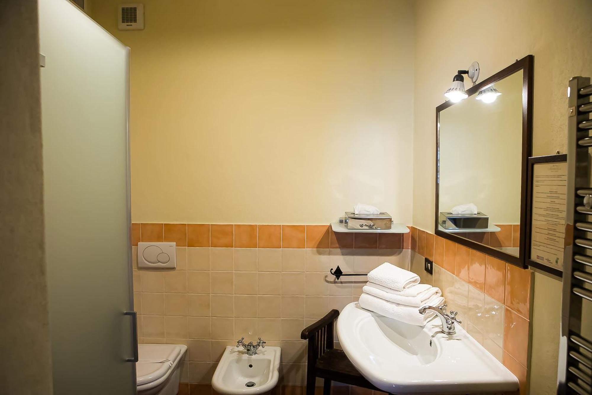 Agriturismo La Torricella Monforte dʼAlba Zimmer foto
